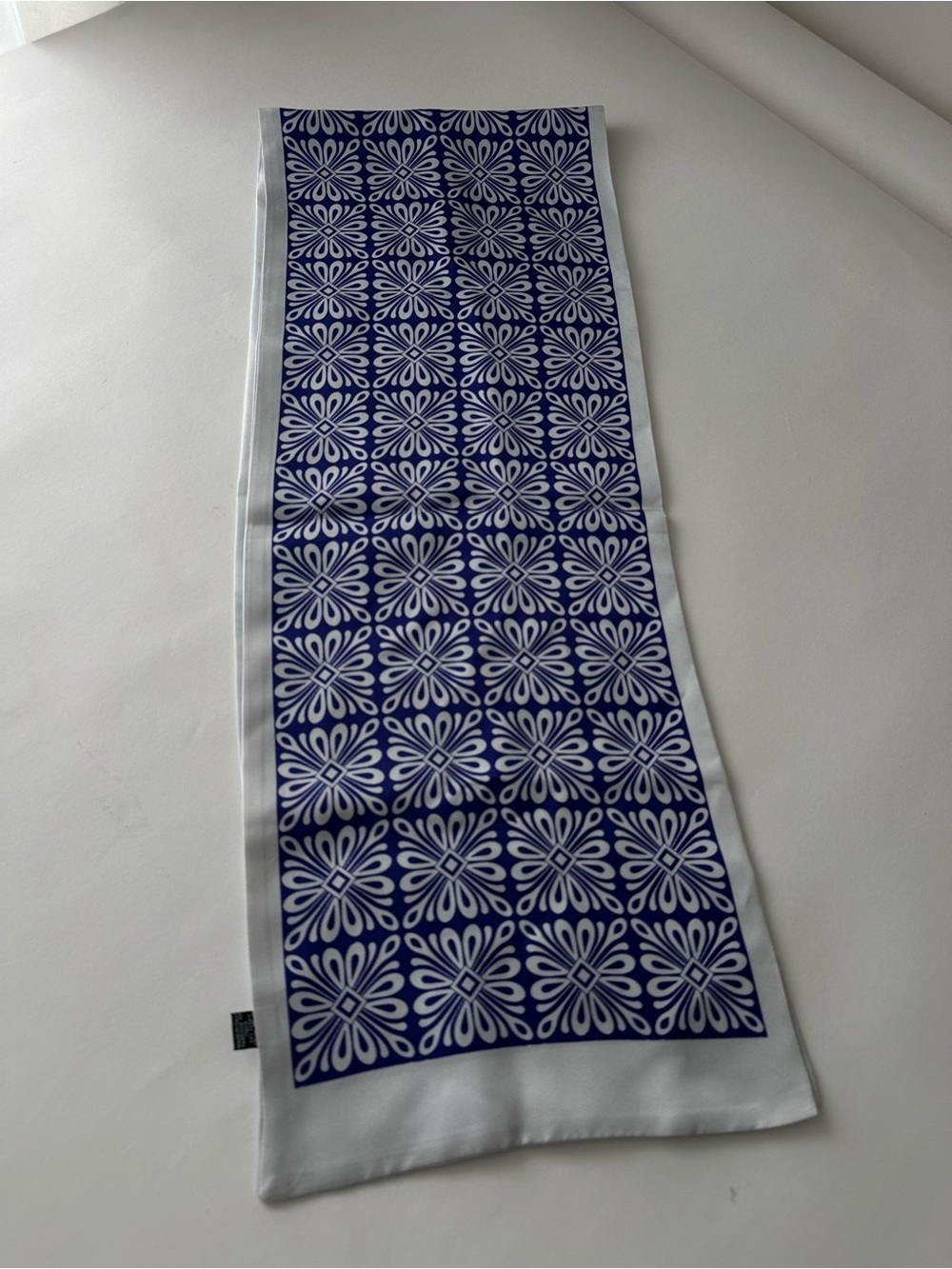 🇮🇹 Hörst Düsseldorf 100% Silk Twill Scarf Geometric Medallion Blue & Silver Made